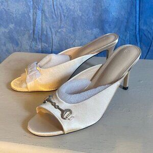 Elegant Cream Women's Heels with Key Detail, sz 9, SL3-1312s002